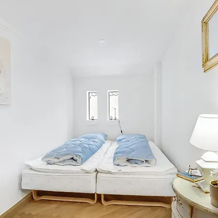 4 Bedroom In *