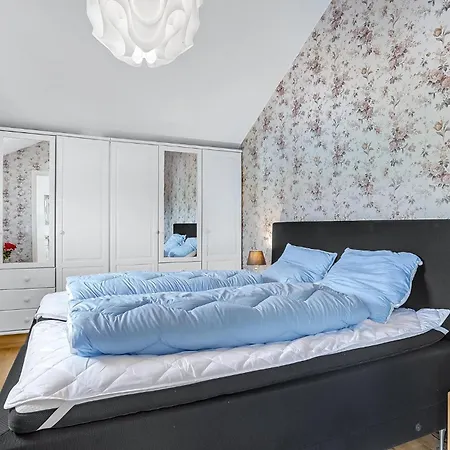 4 Bedroom In *