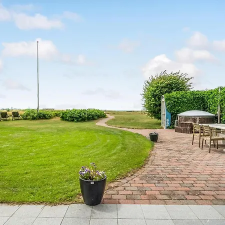 4 Bedroom In